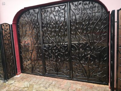 Poarta in poarta fier forjat Model Arbore Slănic Prahova - Model 83