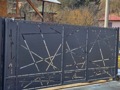 Poarta Tabla Decupata Pe Role Cu Sina